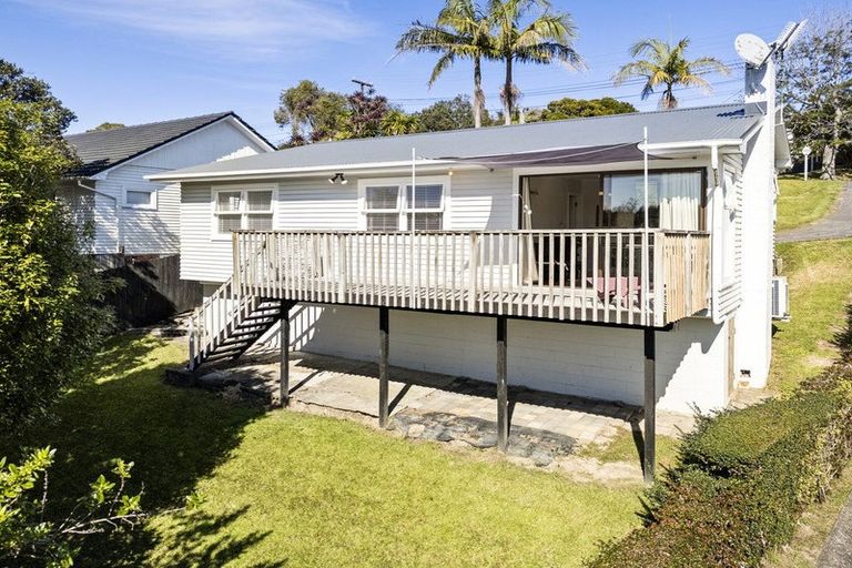 Photo of property in 1/16 Weldene Avenue, Glenfield, Auckland, 0629