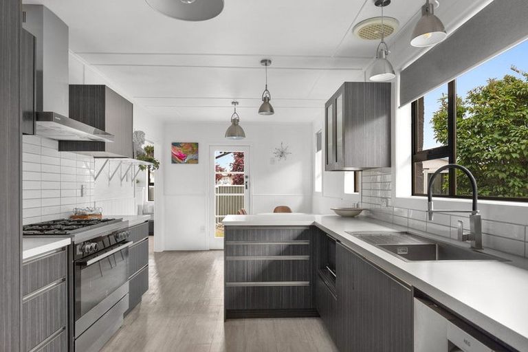 Photo of property in 2 Royal Terrace, Alexandra, 9320