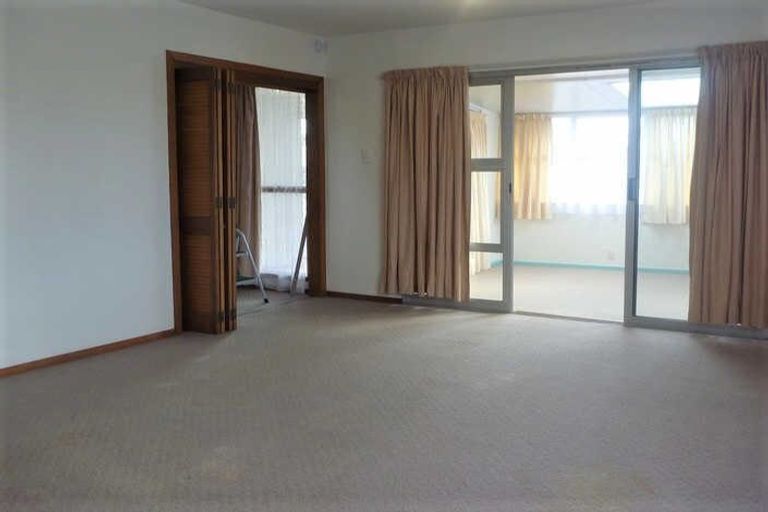 Photo of property in 74 Oakhampton Street, Hornby, Christchurch, 8042