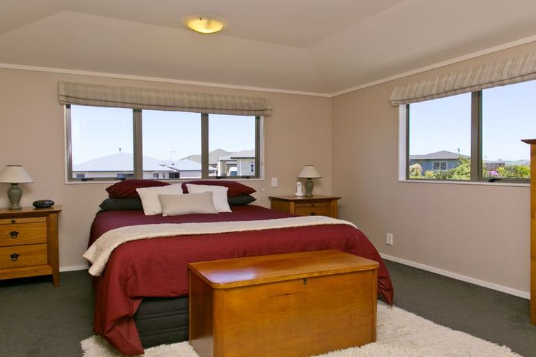 Photo of property in 2/2 Astelia Way, Waipahihi, Taupo, 3330