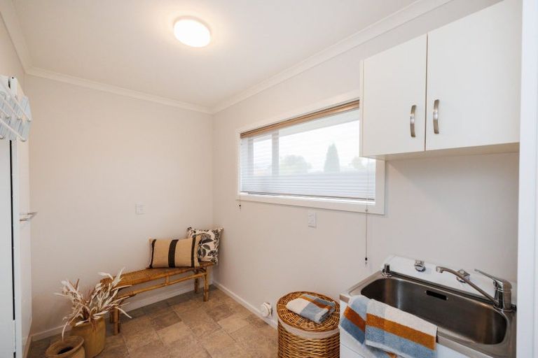 Photo of property in 18 Thomson Street, West End, Palmerston North, 4412