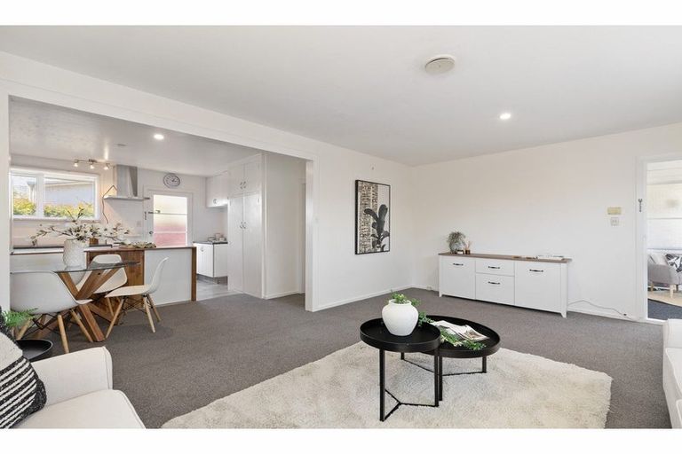 Photo of property in 2/519 Hereford Street, Linwood, Christchurch, 8011