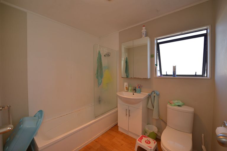 Photo of property in 2/83 Templeton Place, Clendon Park, Auckland, 2103