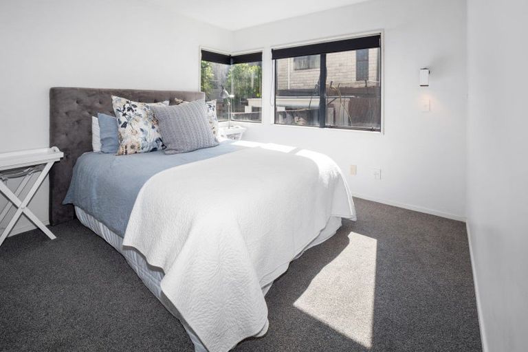 Photo of property in 1/156 Marine Parade, Mount Maunganui, 3116