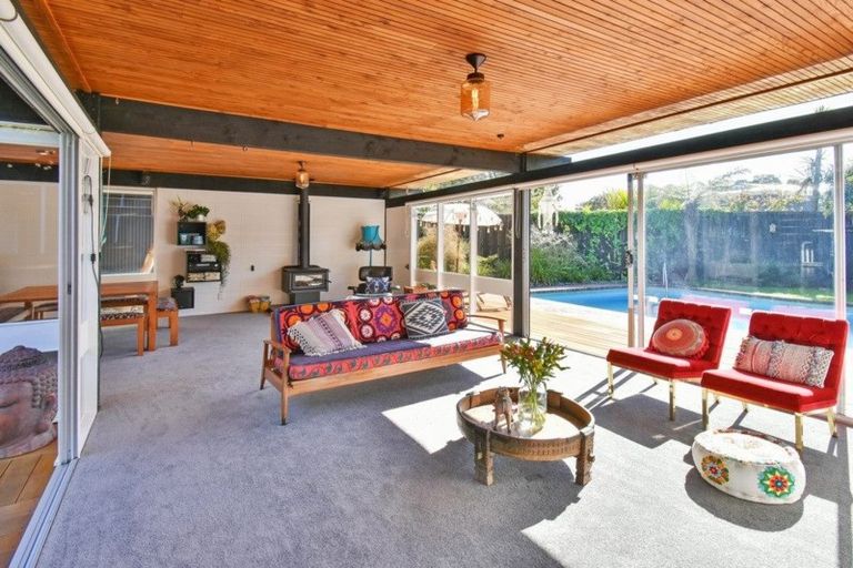 Photo of property in 28 Kahurangi Place, Snells Beach, 0920