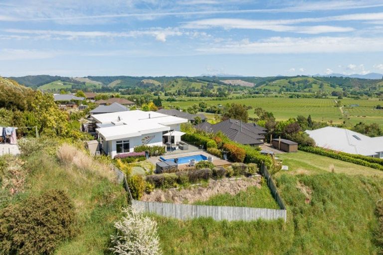 Photo of property in 23 Katania Heights, Brightwater, 7022