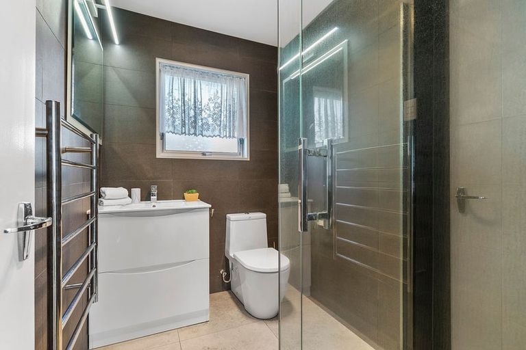 Photo of property in 4/112 Gossamer Drive, Pakuranga Heights, Auckland, 2010