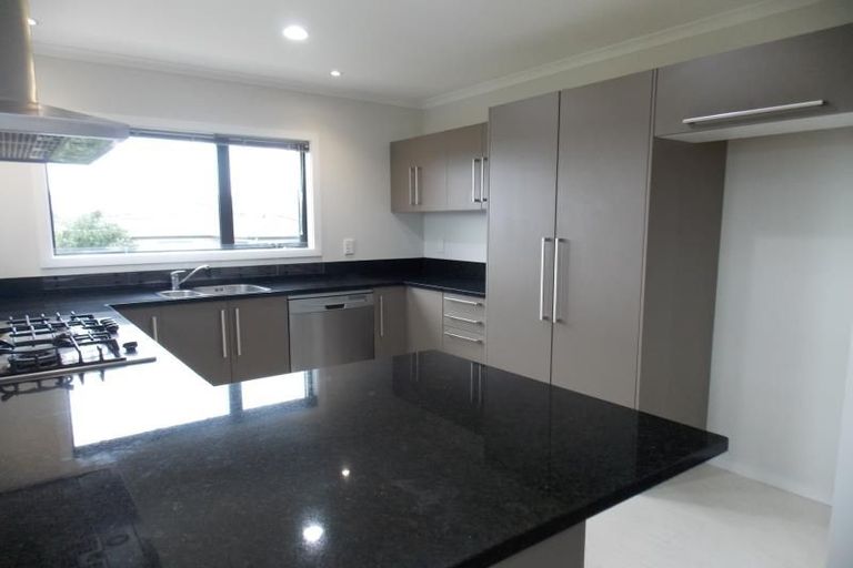 Photo of property in 8 Tongariro Drive, Aotea, Porirua, 5024