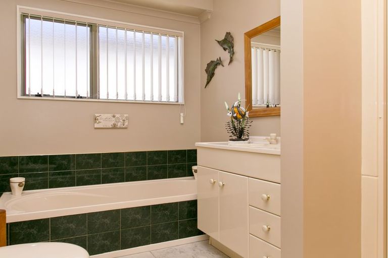 Photo of property in 2/2 Astelia Way, Waipahihi, Taupo, 3330