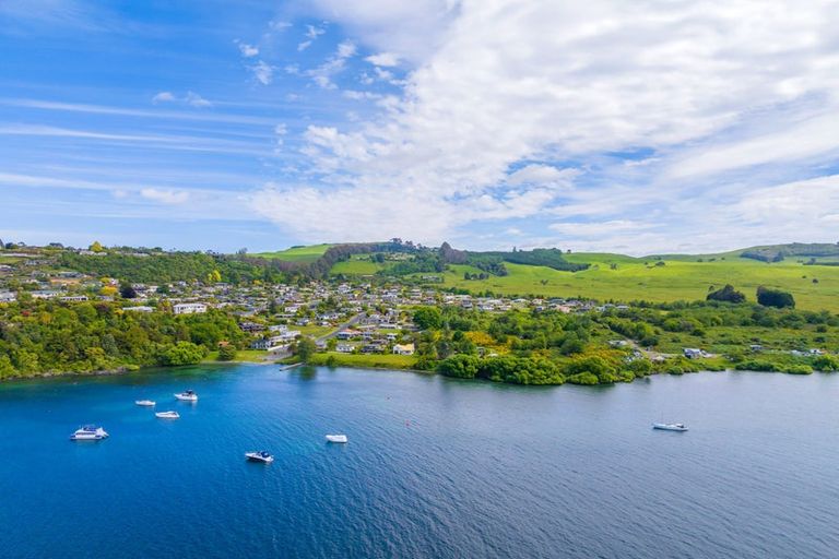 Photo of property in 10 Dorothy Drive, Acacia Bay, Taupo, 3330