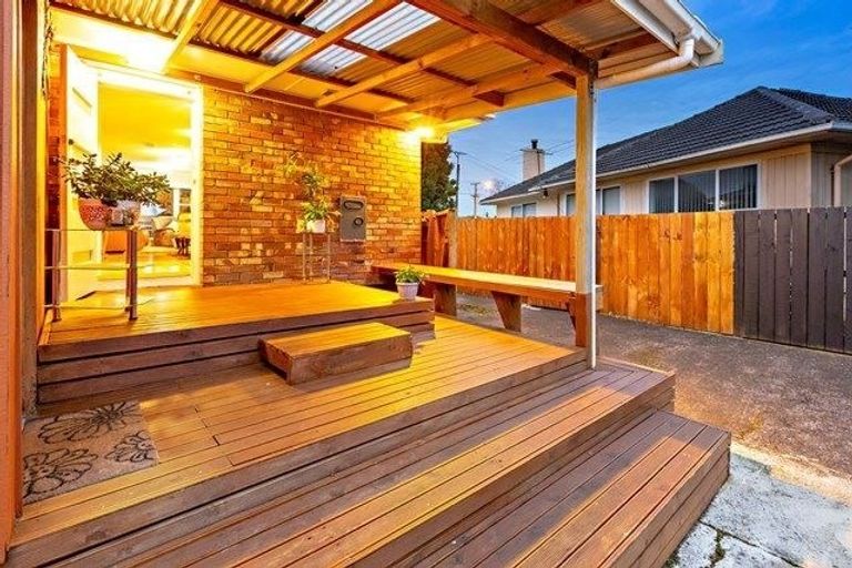 Photo of property in 142 Russell Road, Manurewa, Auckland, 2102