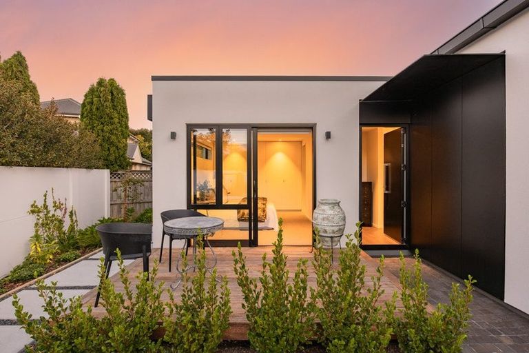 Photo of property in 2a Church Lane, Merivale, Christchurch, 8014