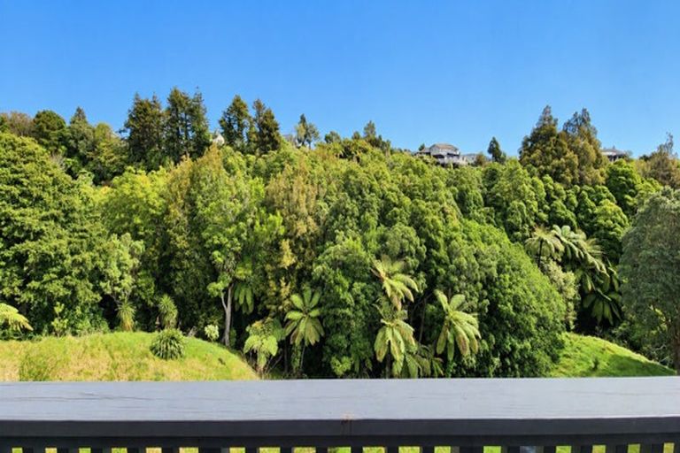 Photo of property in 9a Larsen Place, Merrilands, New Plymouth, 4312