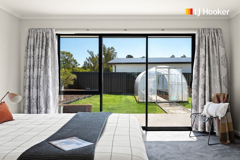 Photo of property in 5 Tate Crescent, Green Island, Dunedin, 9018