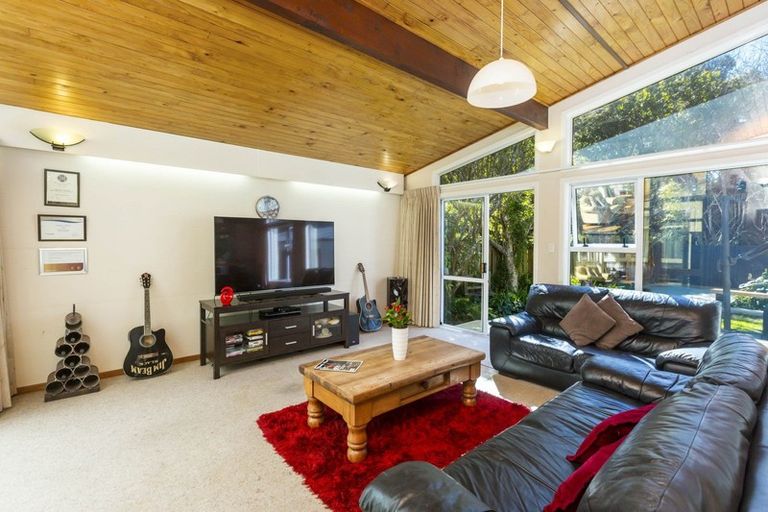 Photo of property in 43 Burns Grove, Trentham, Upper Hutt, 5018