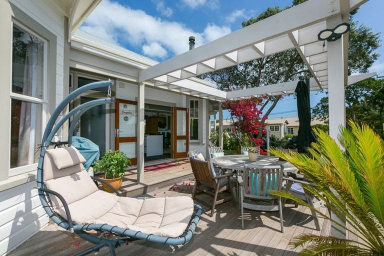 Photo of property in 24 Beach Street, Fitzroy, New Plymouth, 4312
