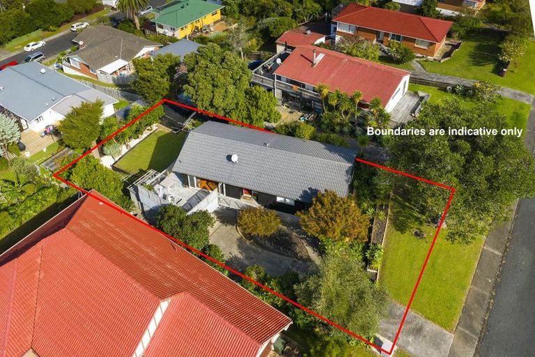 Photo of property in 15 Welland Place, Hillcrest, Auckland, 0627