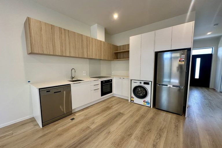 Photo of property in 17-17a The Strand, Wainuiomata, Lower Hutt, 5014