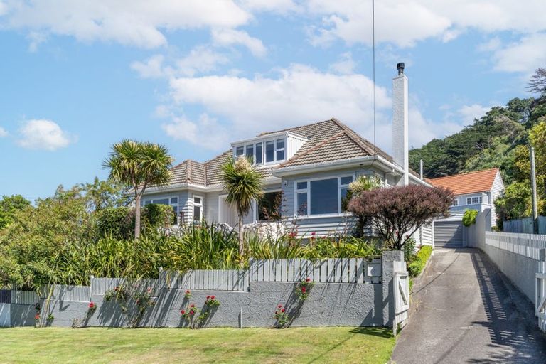 Photo of property in 6 Burnham Street, Seatoun, Wellington, 6022