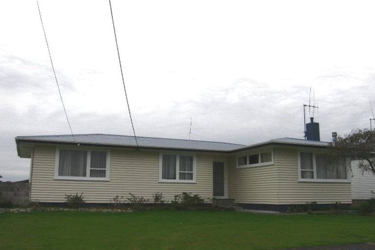 Photo of property in 30 Peters Avenue, Cloverlea, Palmerston North, 4412