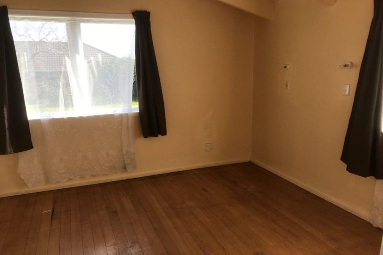 Photo of property in 381 Massey Road, Mangere East, Auckland, 2024