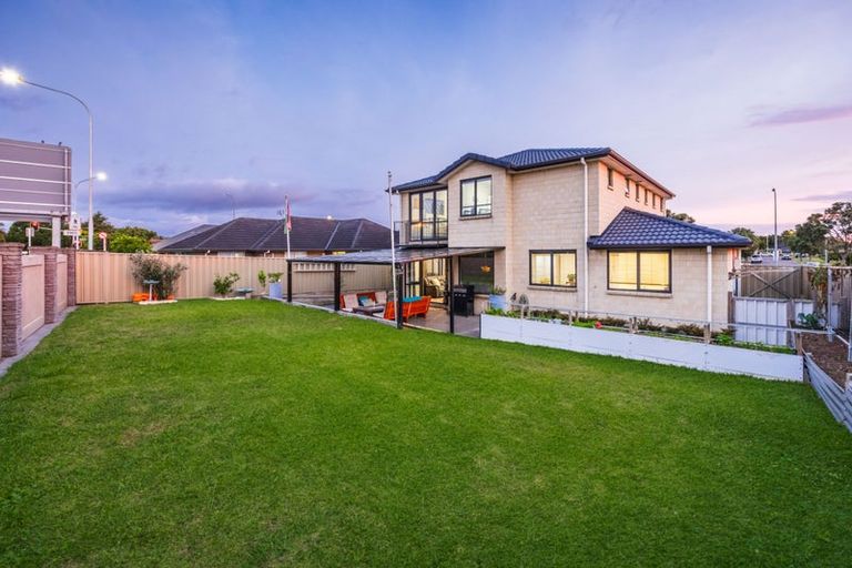 Photo of property in 22 Erceg Way, Rosehill, Papakura, 2113