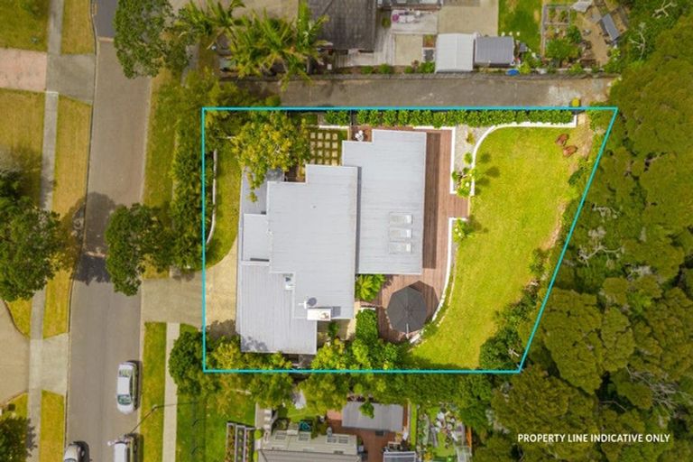 Photo of property in 40 Kittiwake Drive, Schnapper Rock, Auckland, 0632