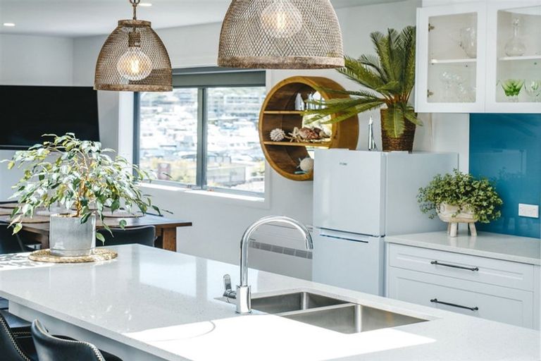 Photo of property in 3 Surrey Street, Picton, 7220