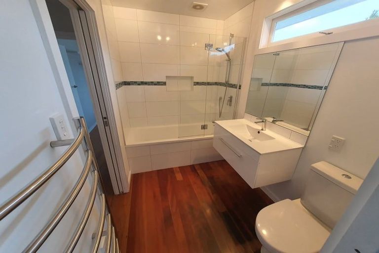 Photo of property in 9 Hinau Street, New Lynn, Auckland, 0600