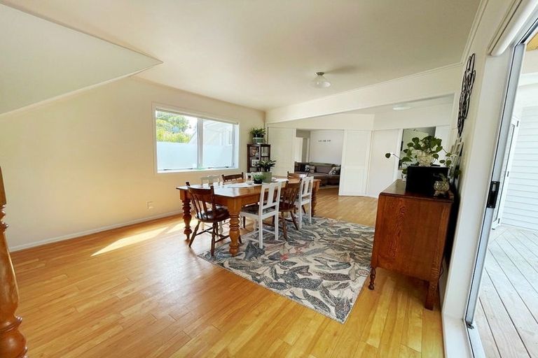 Photo of property in 15 Rosalind Road, Glenfield, Auckland, 0629