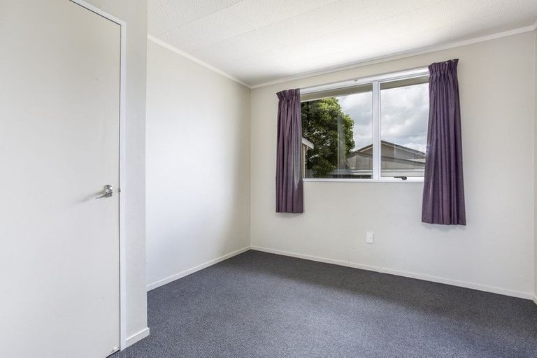 Photo of property in 2/14 Te Moau Avenue, Parakai, 0830