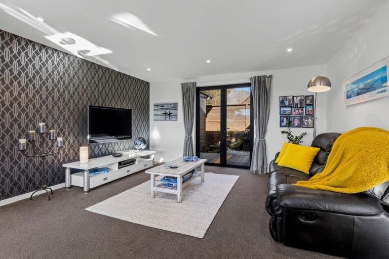 Photo of property in 6 Caithness Court, Jacks Point, Queenstown, 9371