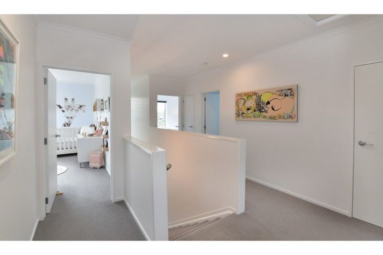 Photo of property in 2 Couldrey Crescent, Red Beach, 0932