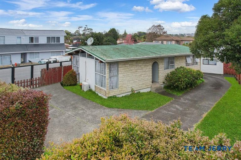 Photo of property in 30 Casuarina Road, Half Moon Bay, Auckland, 2012