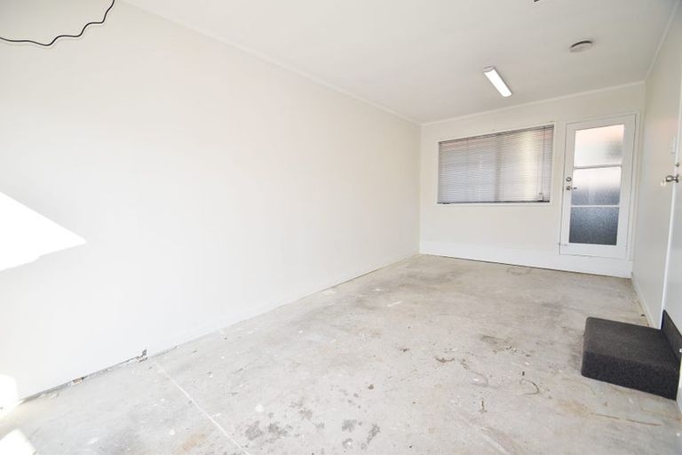 Photo of property in 9 Wairata Place, Te Atatu South, Auckland, 0610