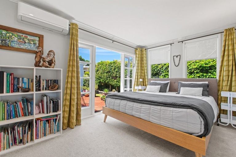 Photo of property in 39 Tiromoana Road, Raumati South, Paraparaumu, 5032