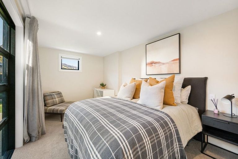 Photo of property in 2 Brodie Avenue, Arrowtown, 9302
