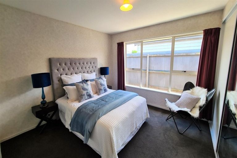 Photo of property in 3/52 Middlepark Road, Sockburn, Christchurch, 8042