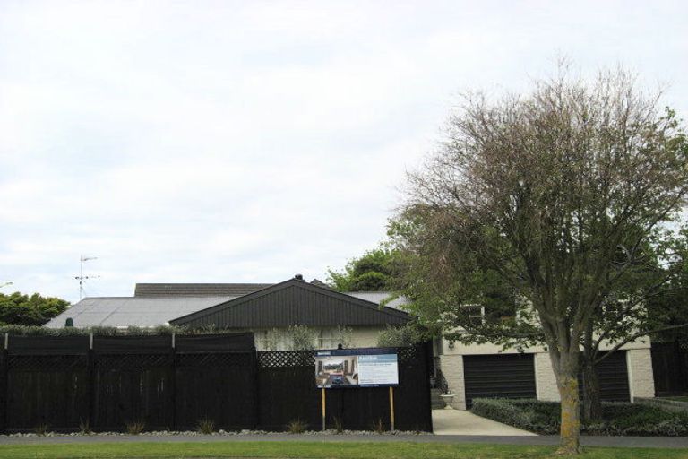 Photo of property in 20 Brackendale Place, Burnside, Christchurch, 8041