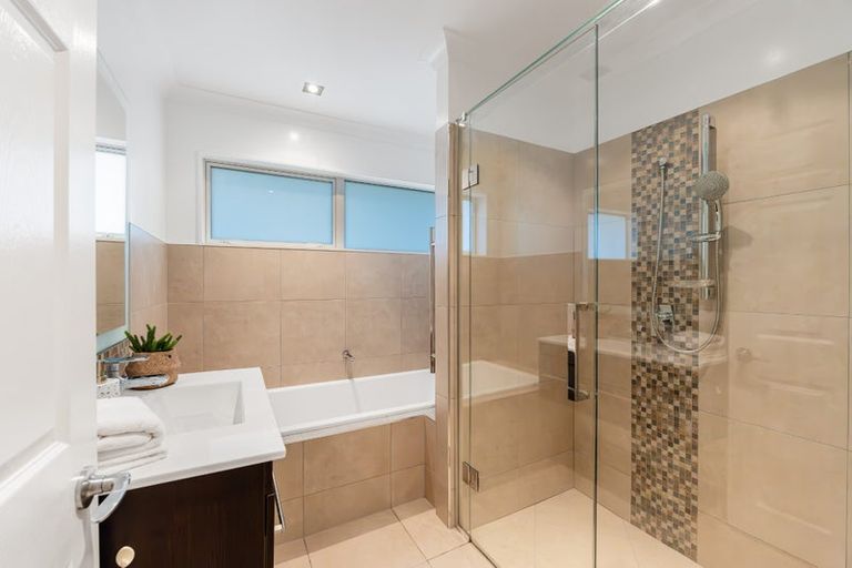 Photo of property in 339 Glenvar Road, Long Bay, Auckland, 0630