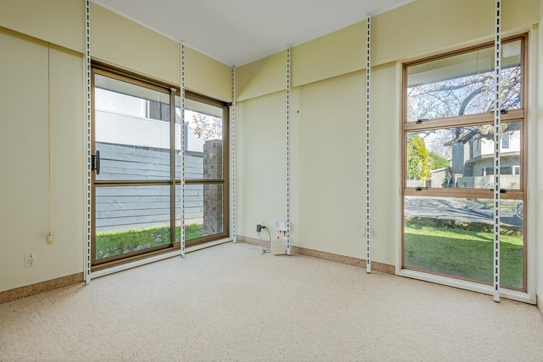 Photo of property in 18a Montgomery Terrace, Hokowhitu, Palmerston North, 4410