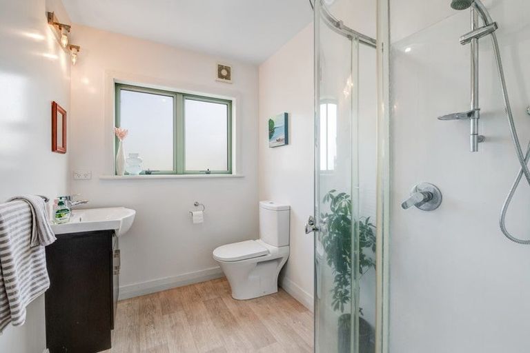 Photo of property in 91 Mangakura Road, Helensville, 0875