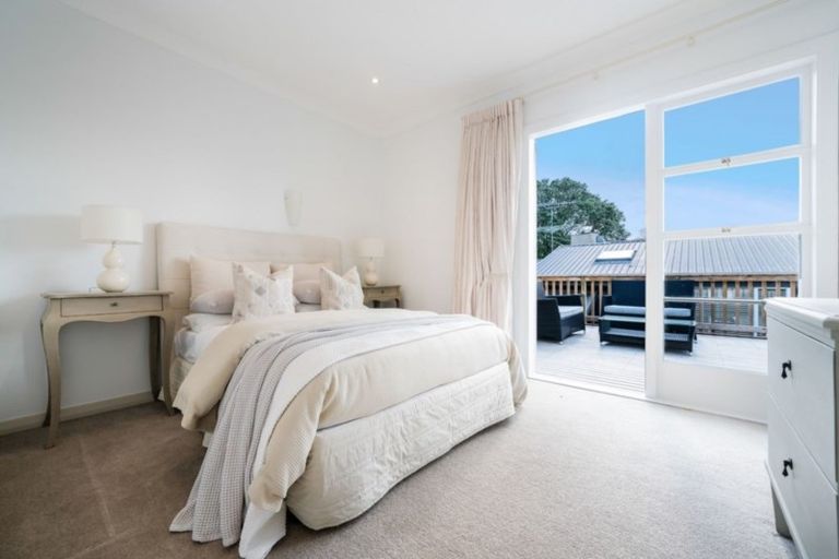 Photo of property in 9 Comins Crescent, Mission Bay, Auckland, 1071