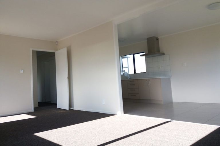 Photo of property in 2/9 Penion Drive, Flat Bush, Auckland, 2023