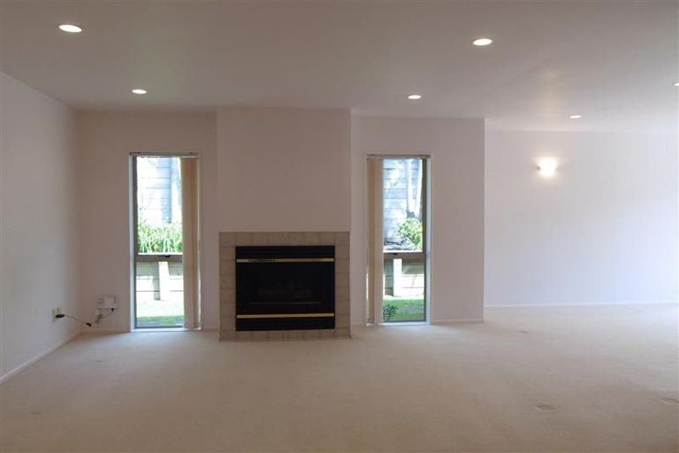 Photo of property in 40 Langana Avenue, Browns Bay, Auckland, 0630