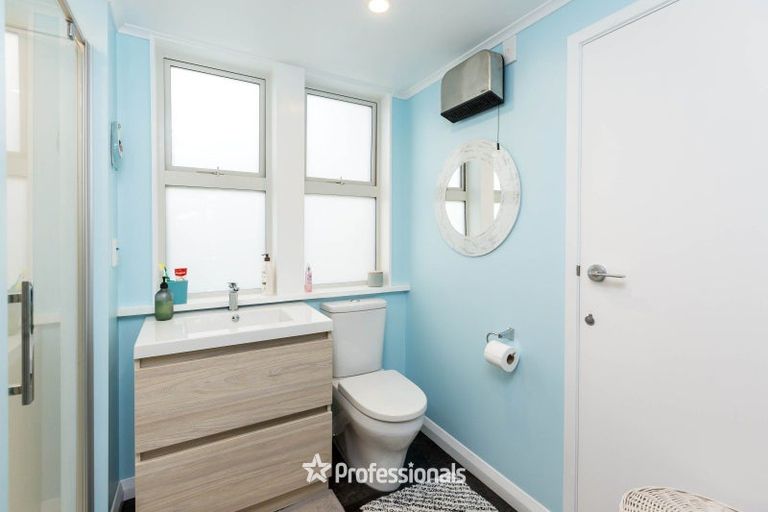 Photo of property in 7b Chatsworth Road, Silverstream, Upper Hutt, 5019