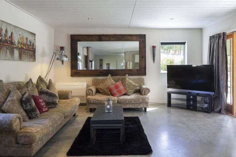 Photo of property in 34 Mountain View Road, Dalefield, Queenstown, 9371