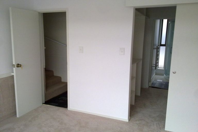 Photo of property in 1/18 Oliver Twist Avenue, Mellons Bay, Auckland, 2014