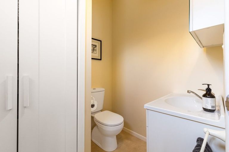 Photo of property in 129 Victoria Street, Cambridge, 3434