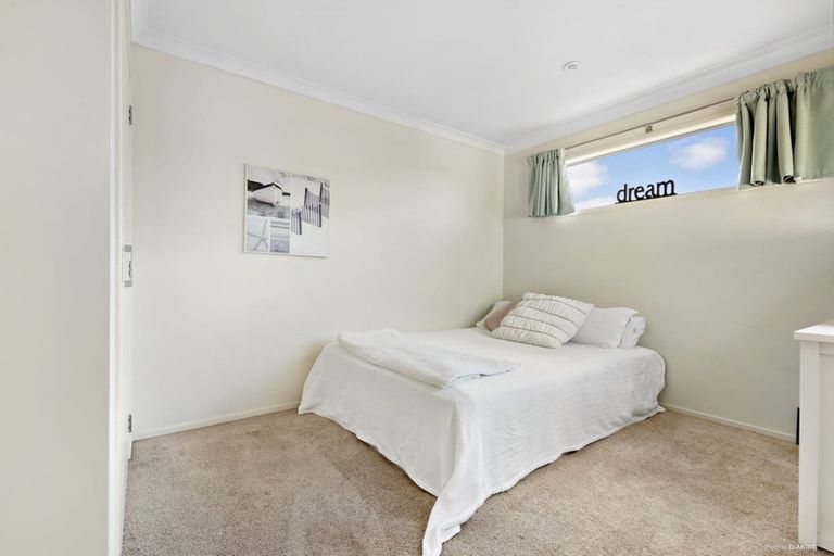 Photo of property in 41 Namsan Close, Fairview Heights, Auckland, 0632